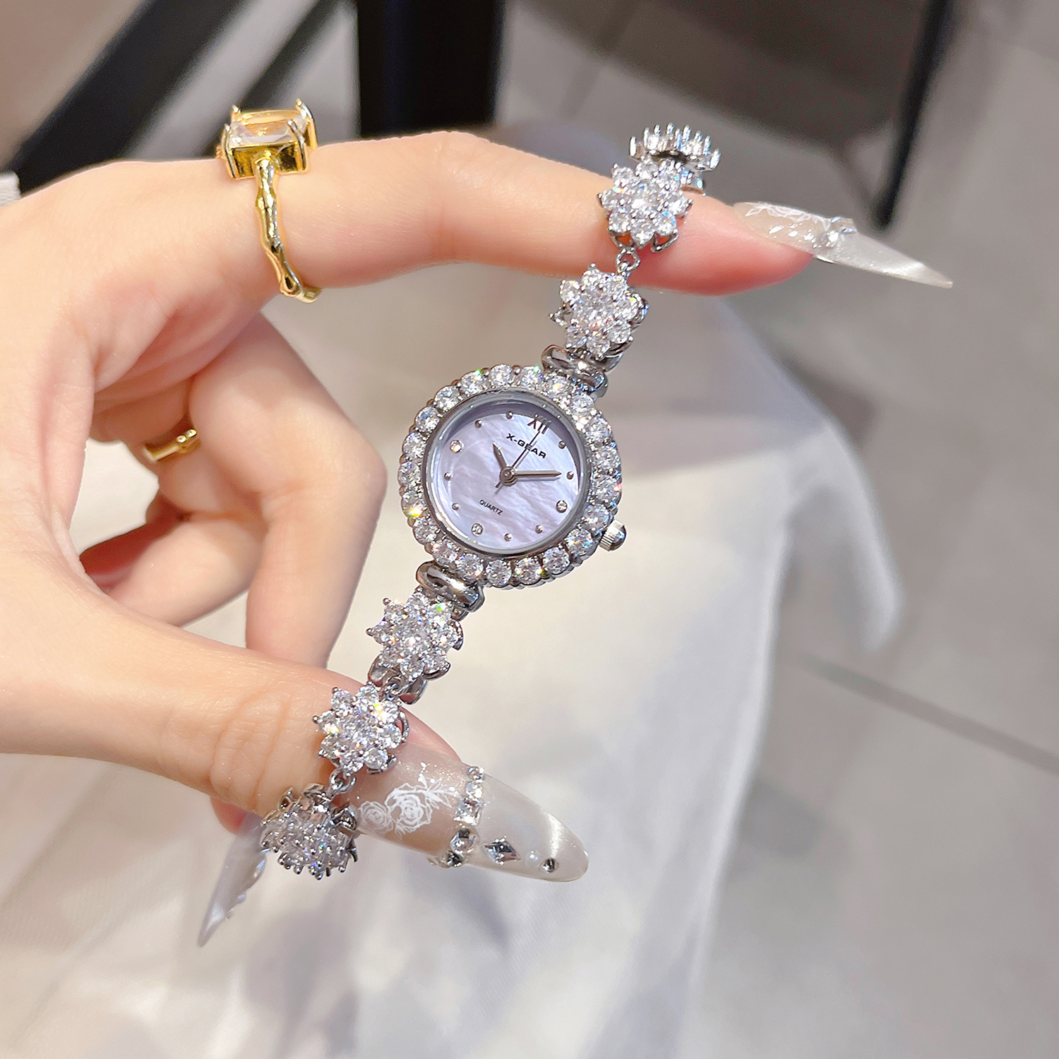 Luxury X I Watch - Luxury Gift for Women: Stainless Steel
