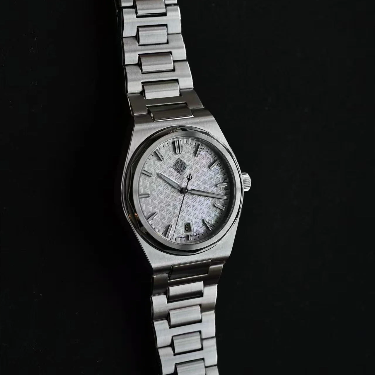 IX&DAO 2026 New Warrior 37mm M - Guilloché Dial Watch ulasan dan harga